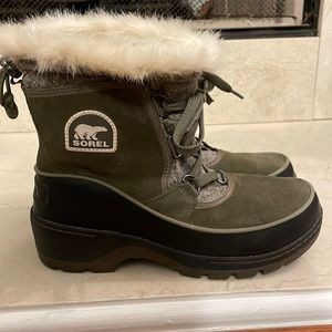 Sorel Tivoli III waterproof boots. Size 8. Worn once.